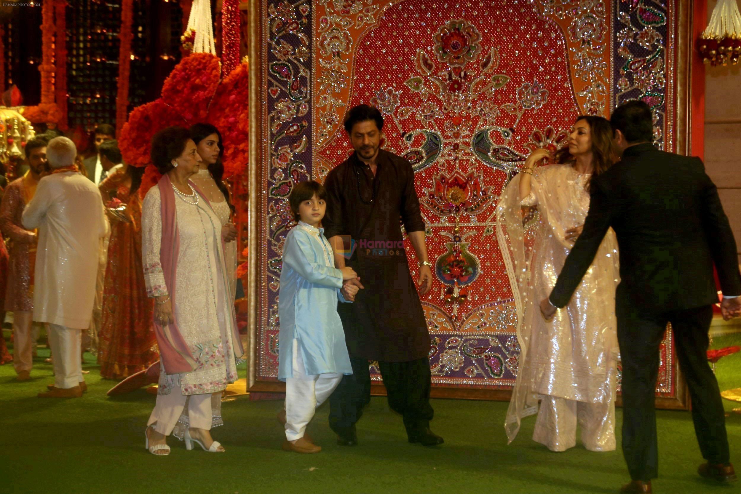 AbRam Khan, Gauri Khan, Savita Chhibber, Shah Rukh Khan, Suhana Khan at Ambani House Antilia for Ganpati Darshan on 19th Sept 2023