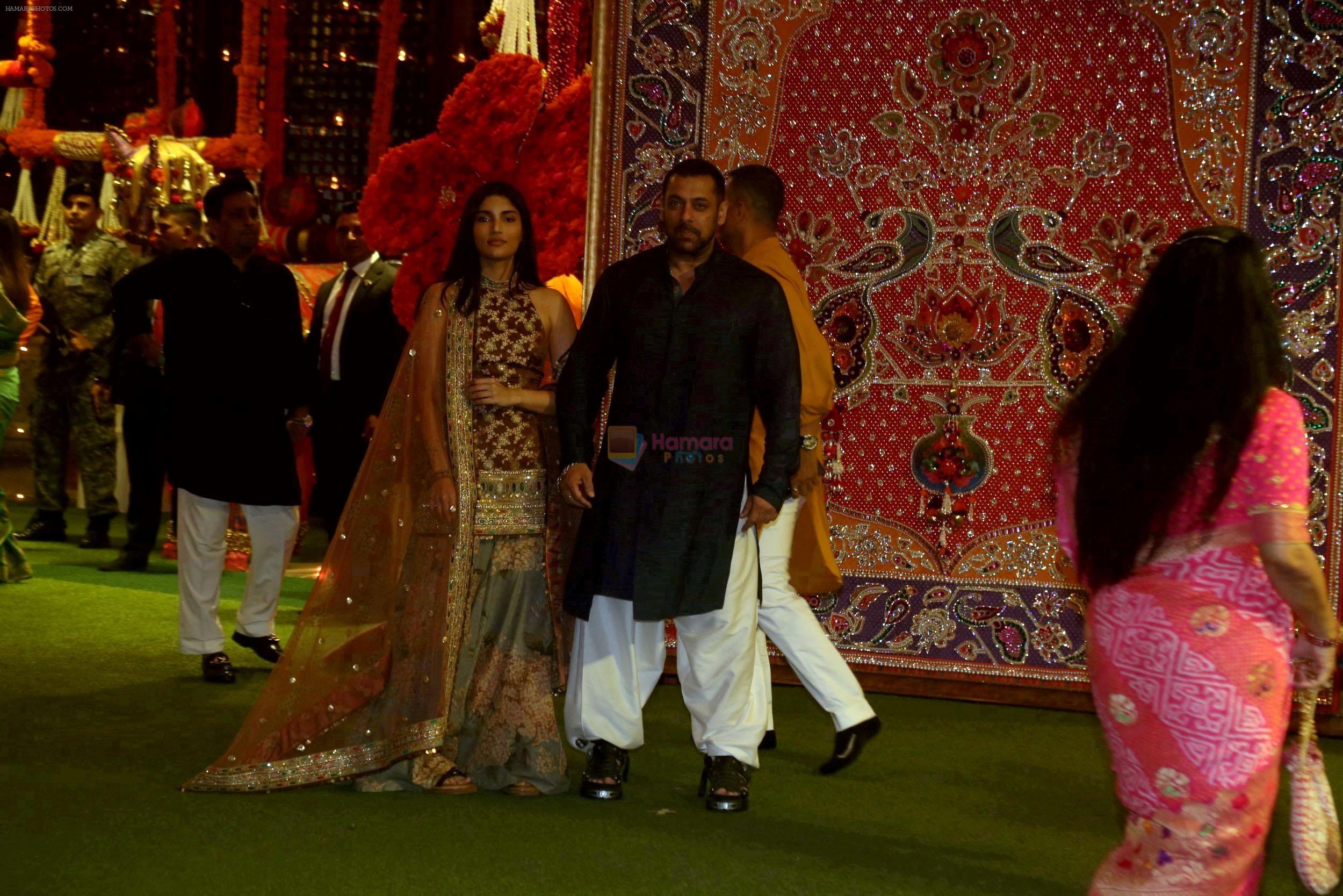 Alizeh Agnihotri, Salman Khan at Ambani House Antilia for Ganpati Darshan on 19th Sept 2023