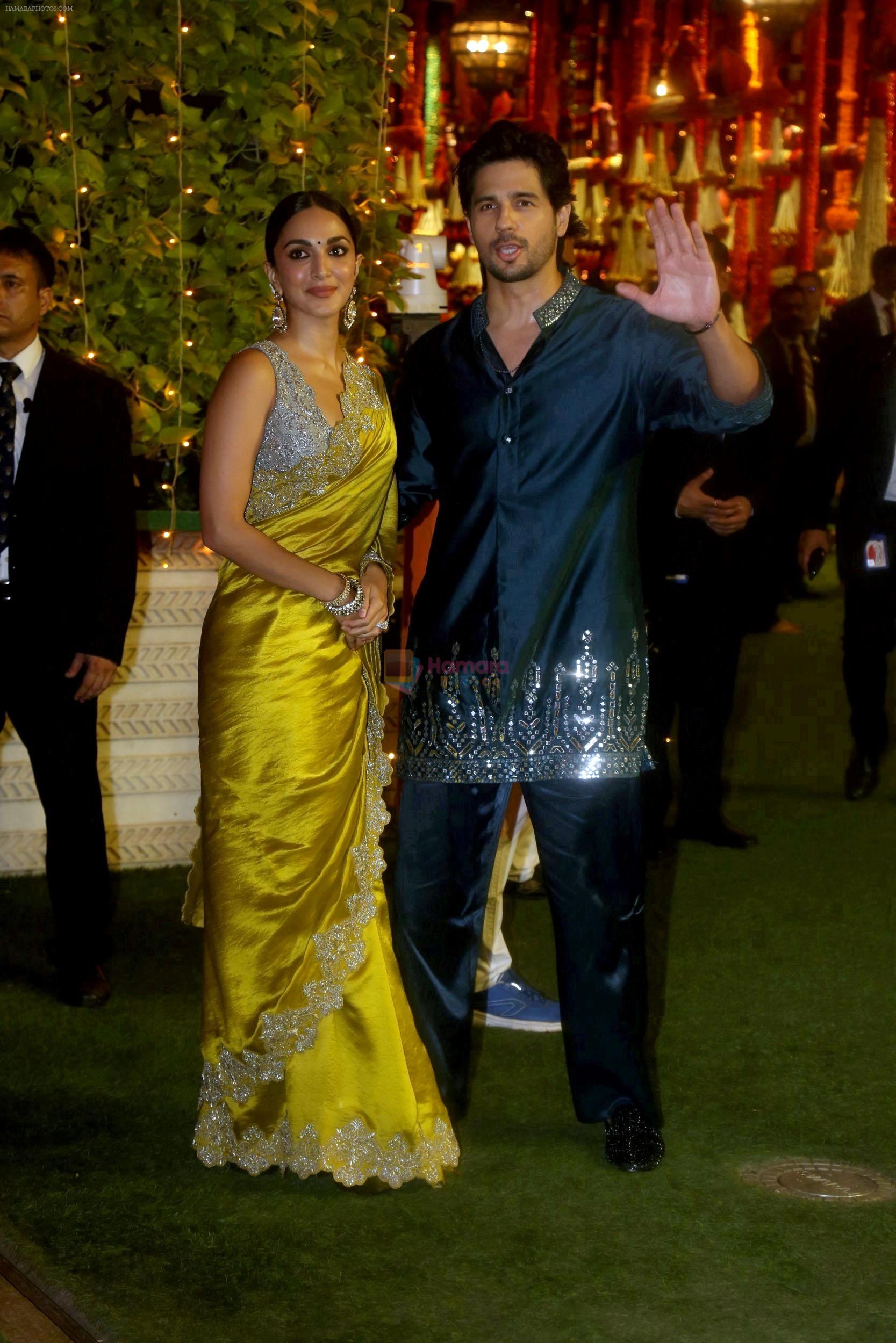 Kiara Advani, Sidharth Malhotra at Ambani House Antilia for Ganpati Darshan on 19th Sept 2023