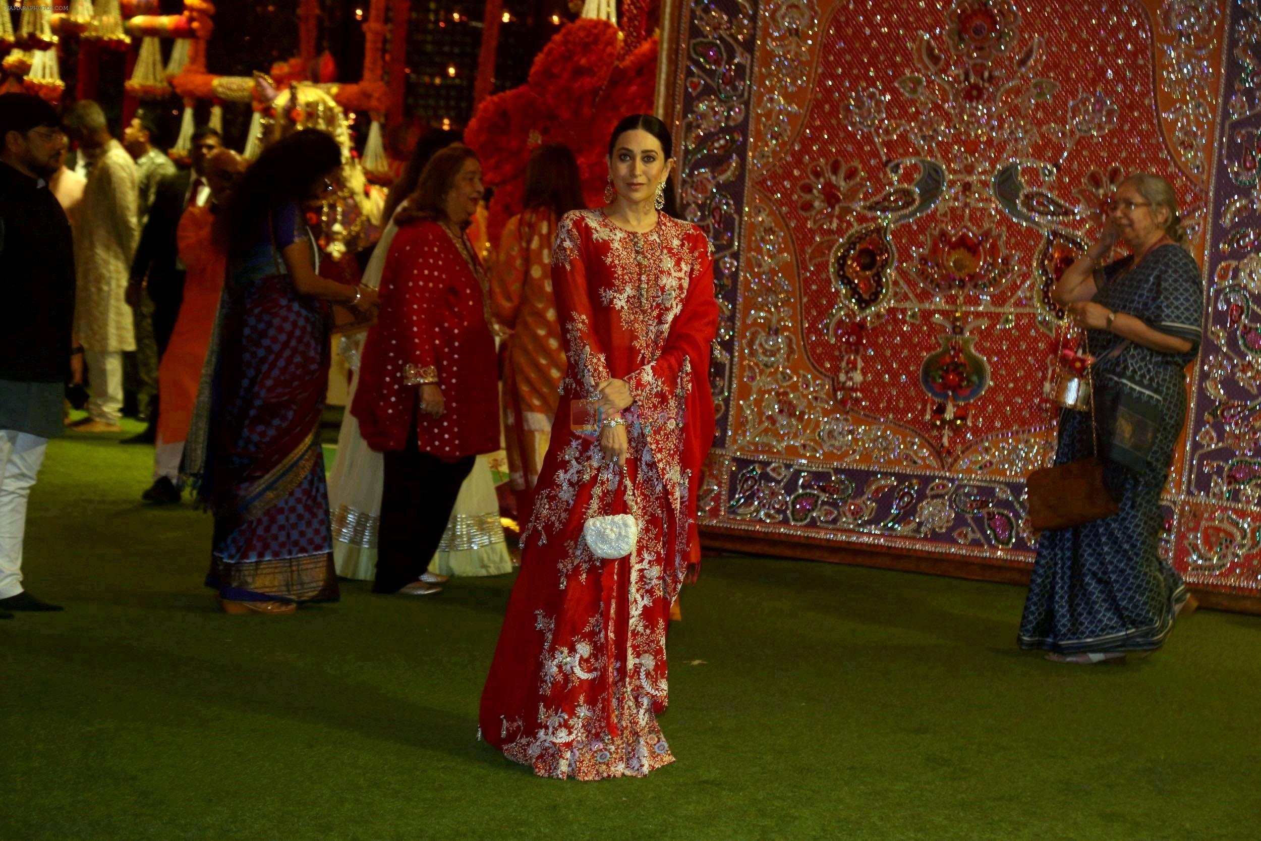 Karisma Kapoor at Ambani House Antilia for Ganpati Darshan on 19th Sept 2023