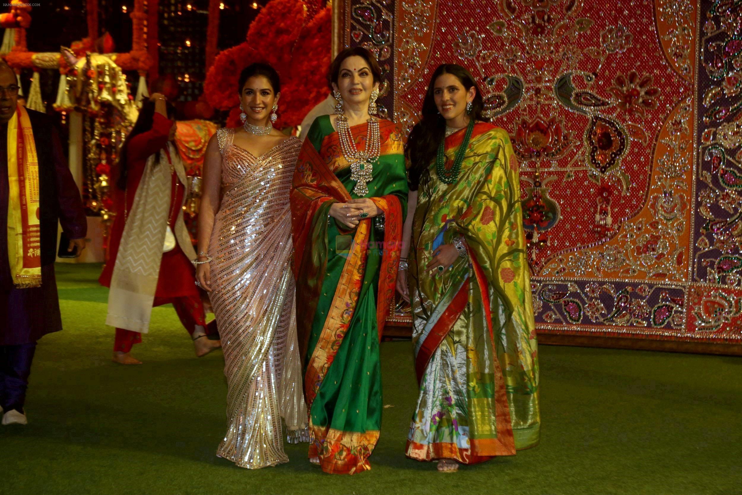 Nita Ambani, Radhika Merchant, Shloka Mehta at Ambani House Antilia for Ganpati Darshan on 19th Sept 2023