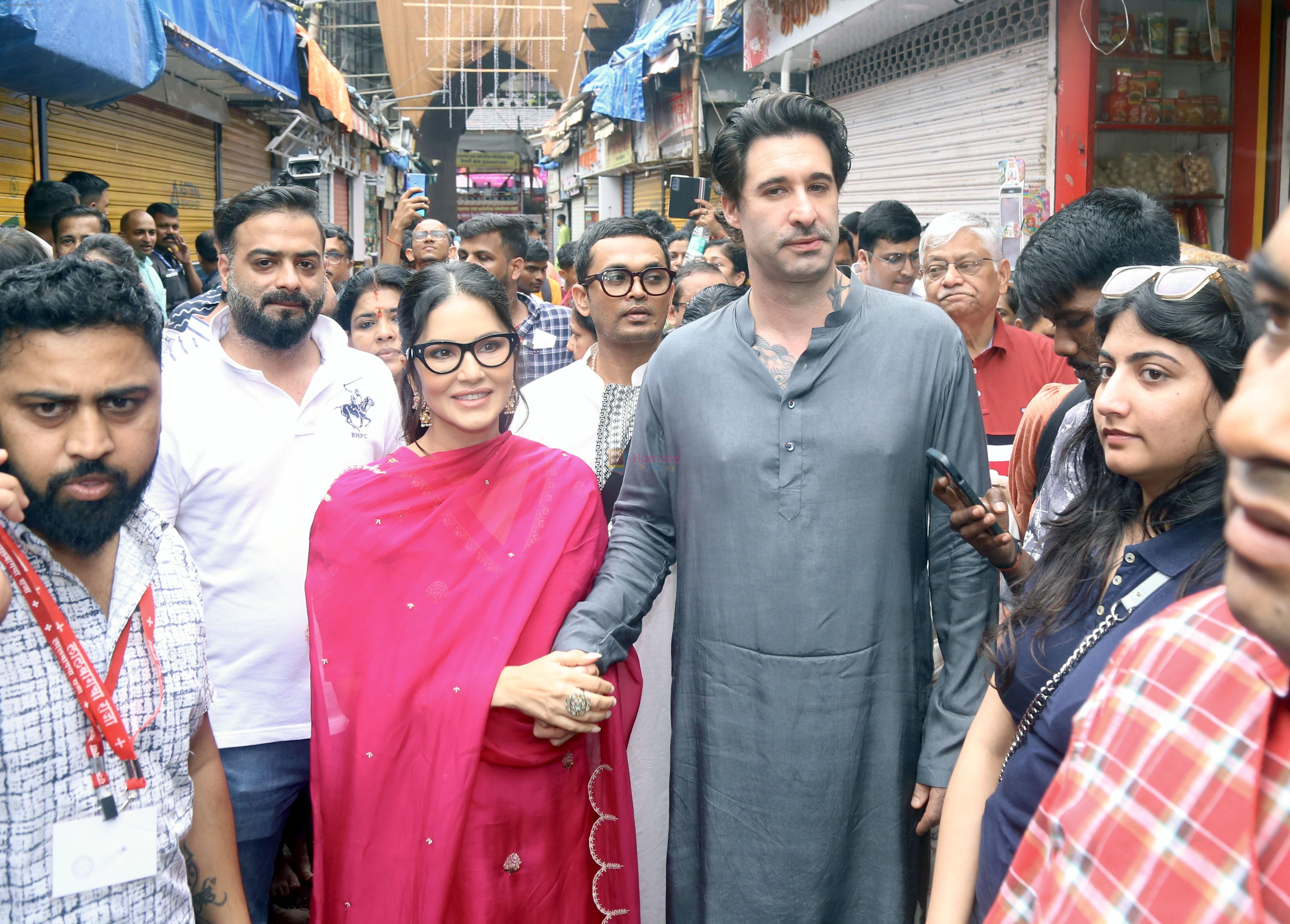 Sunny Leone, Daniel Weber visit Lalbaugcha Raja temple on 22nd Sept 2023