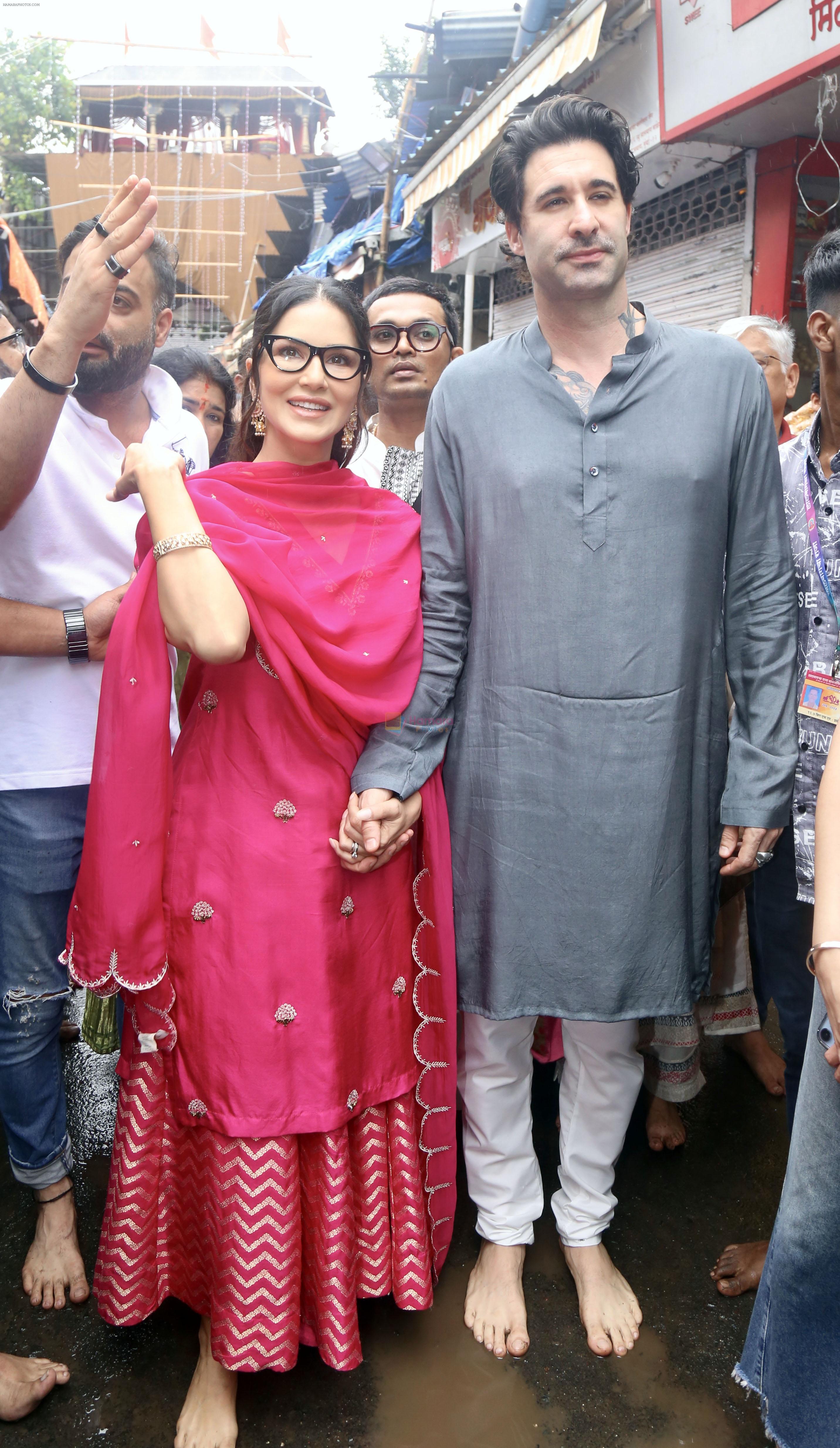 Sunny Leone, Daniel Weber visit Lalbaugcha Raja temple on 22nd Sept 2023