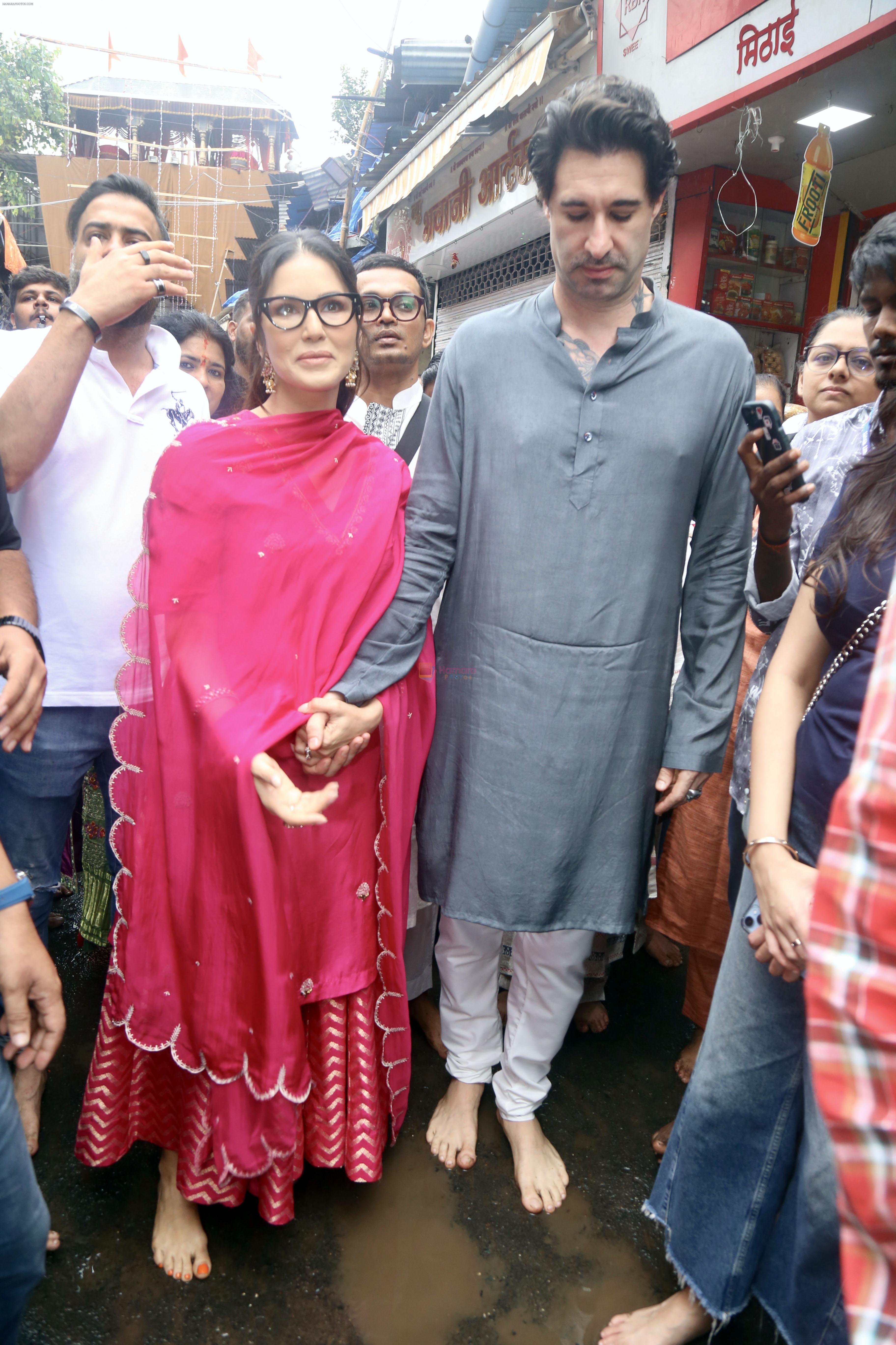 Sunny Leone, Daniel Weber visit Lalbaugcha Raja temple on 22nd Sept 2023