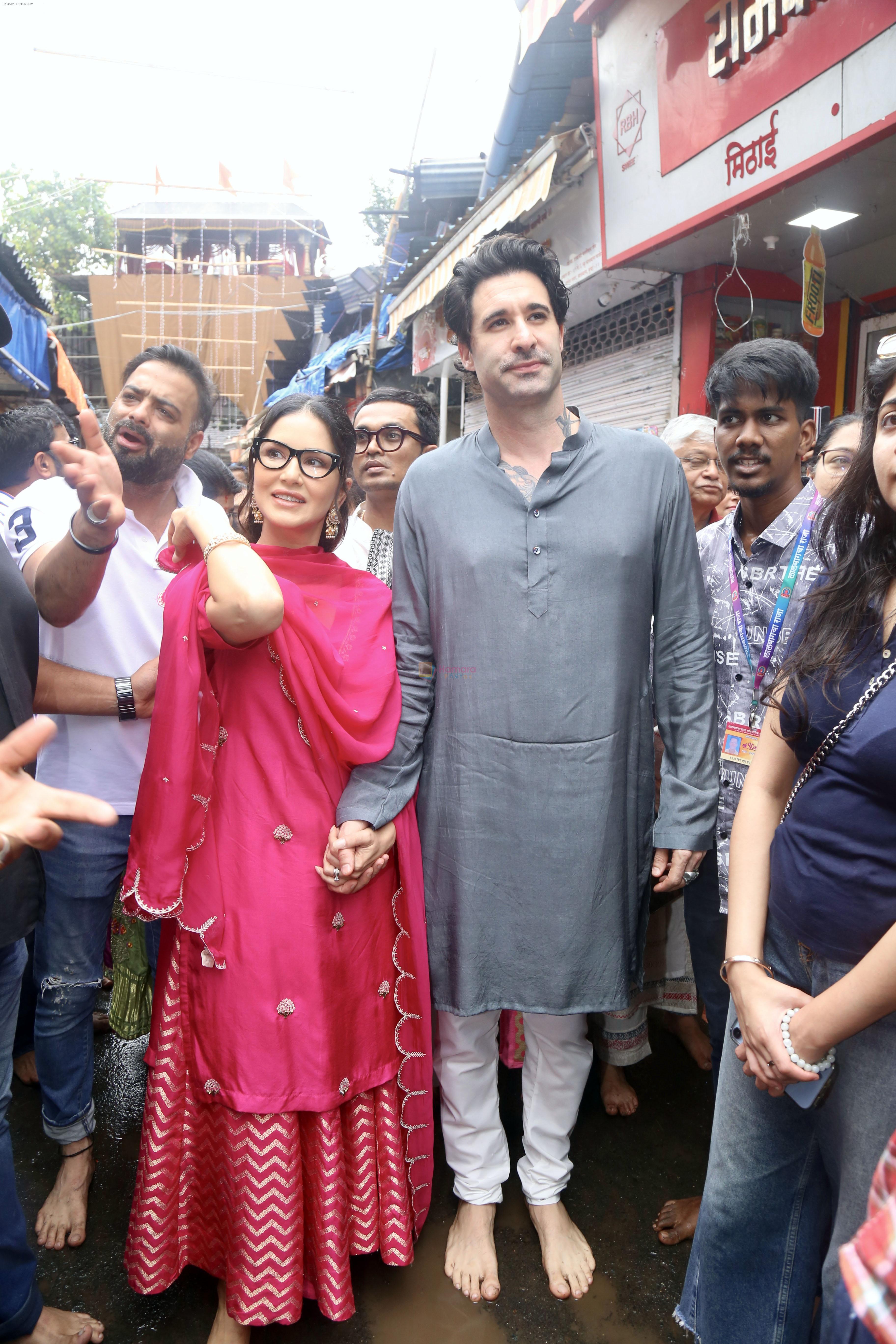 Sunny Leone, Daniel Weber visit Lalbaugcha Raja temple on 22nd Sept 2023