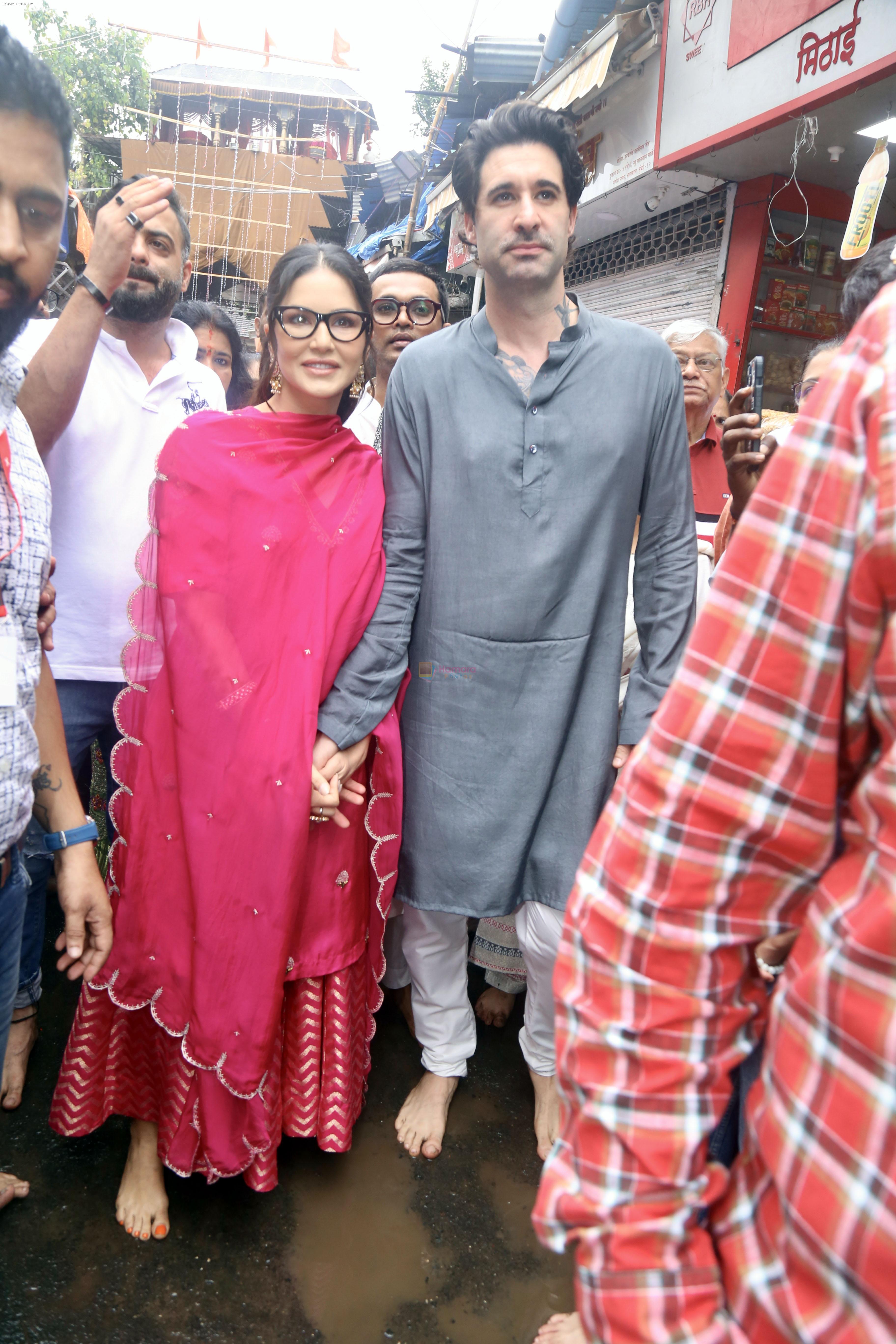 Sunny Leone, Daniel Weber visit Lalbaugcha Raja temple on 22nd Sept 2023