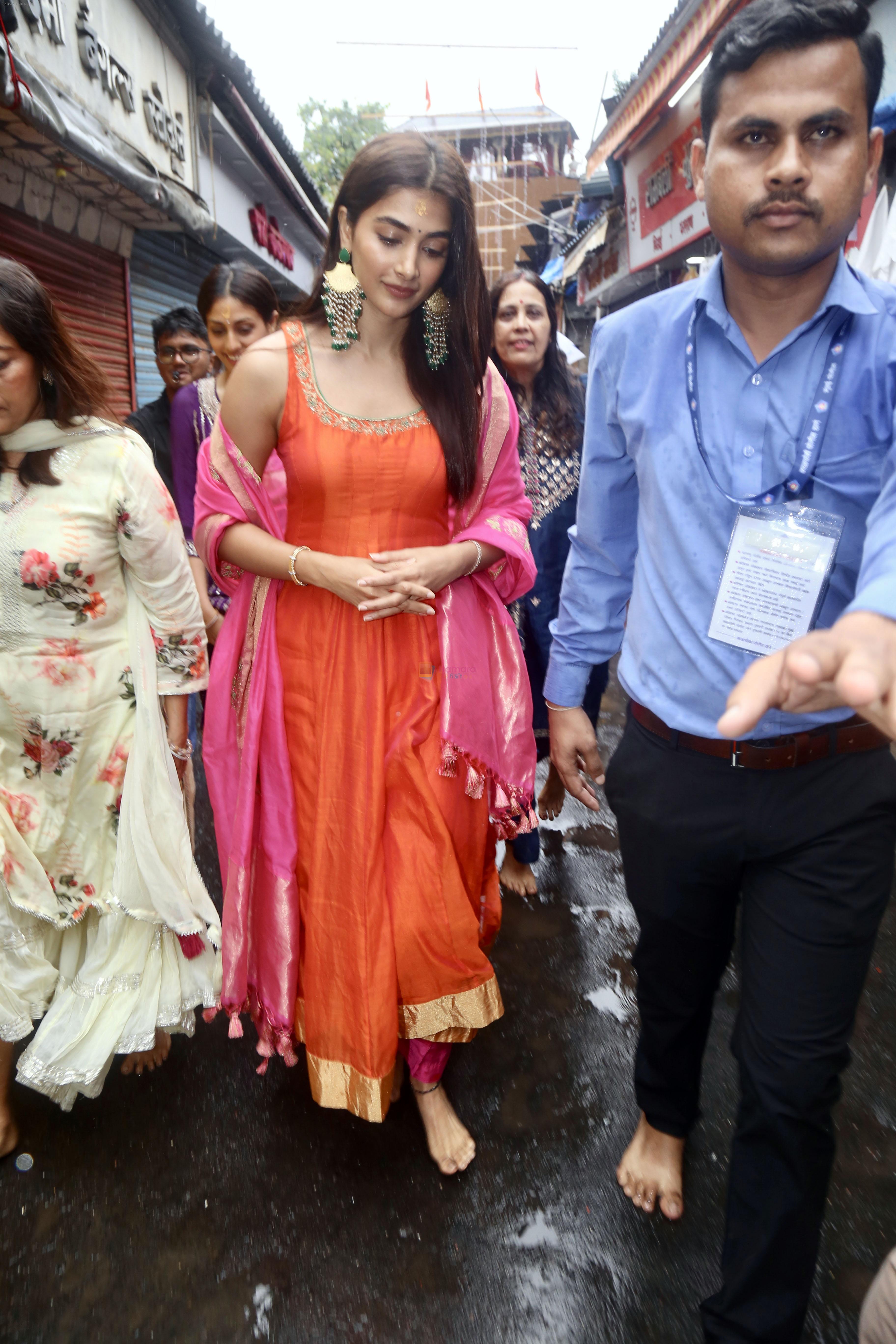 Pooja Hegde visits Lalbaugcha Raja temple on 22nd Sept 2023