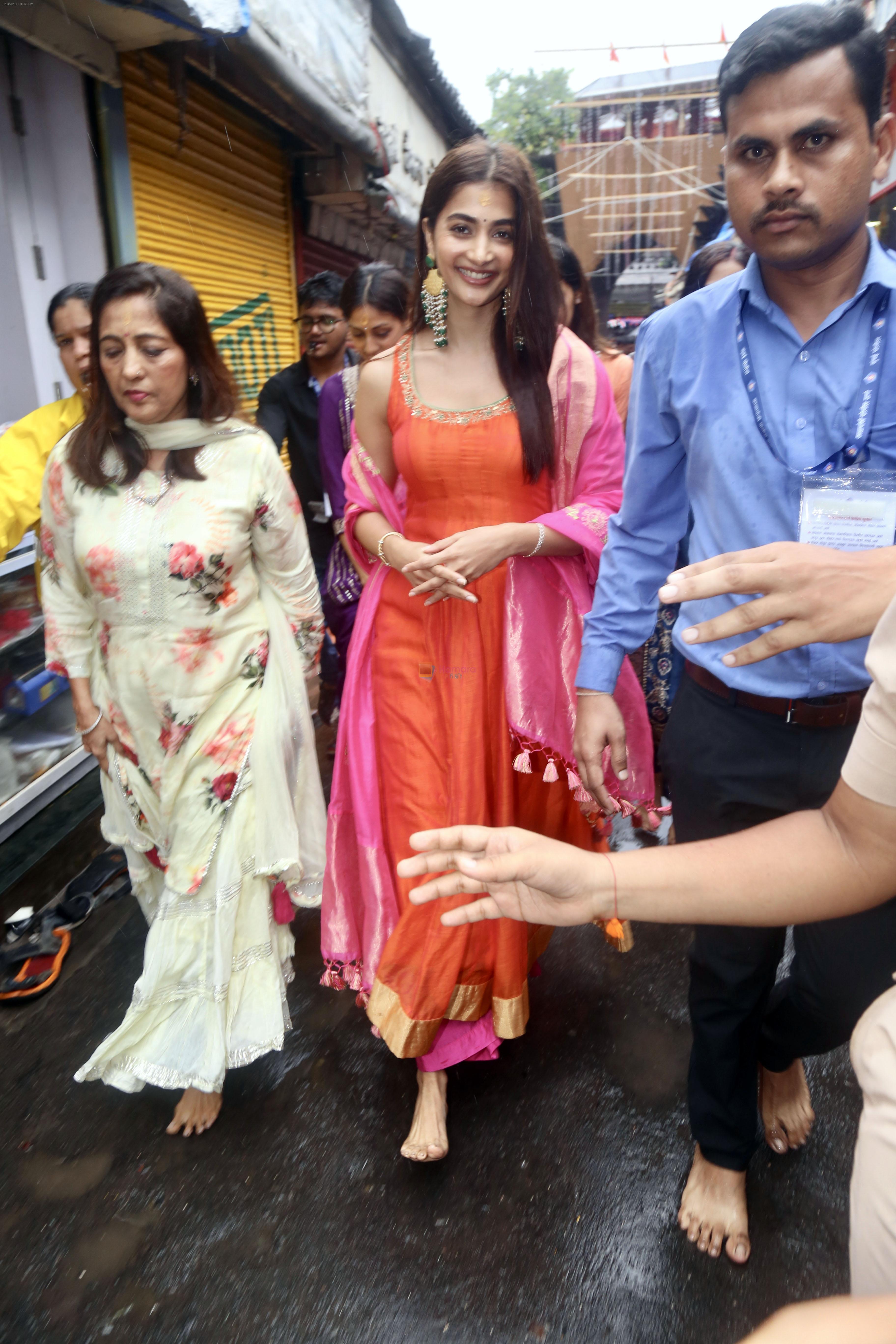 Pooja Hegde visits Lalbaugcha Raja temple on 22nd Sept 2023