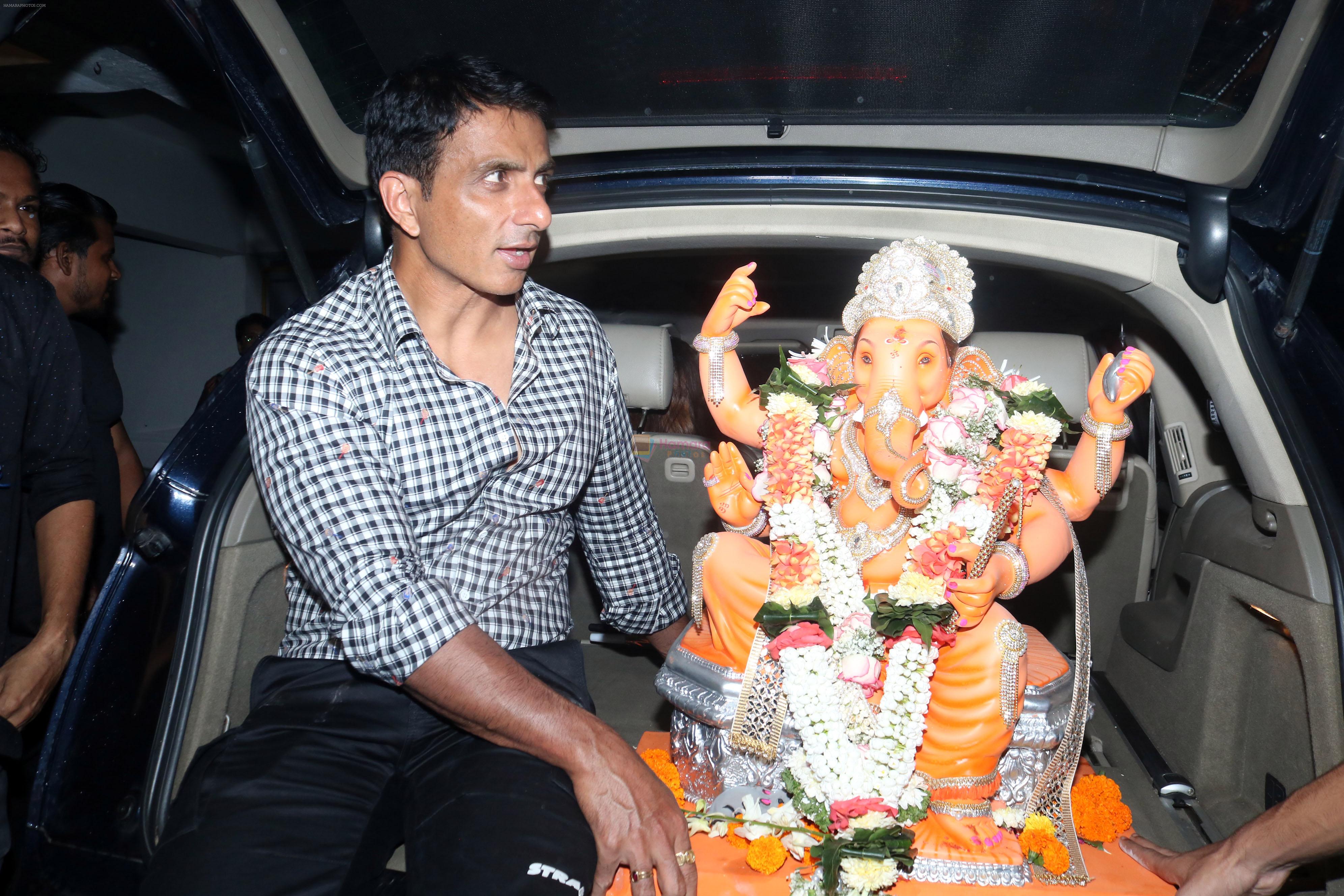 Sonu Sood takes Ganapati for Visarjan on 23rd Sept 2023