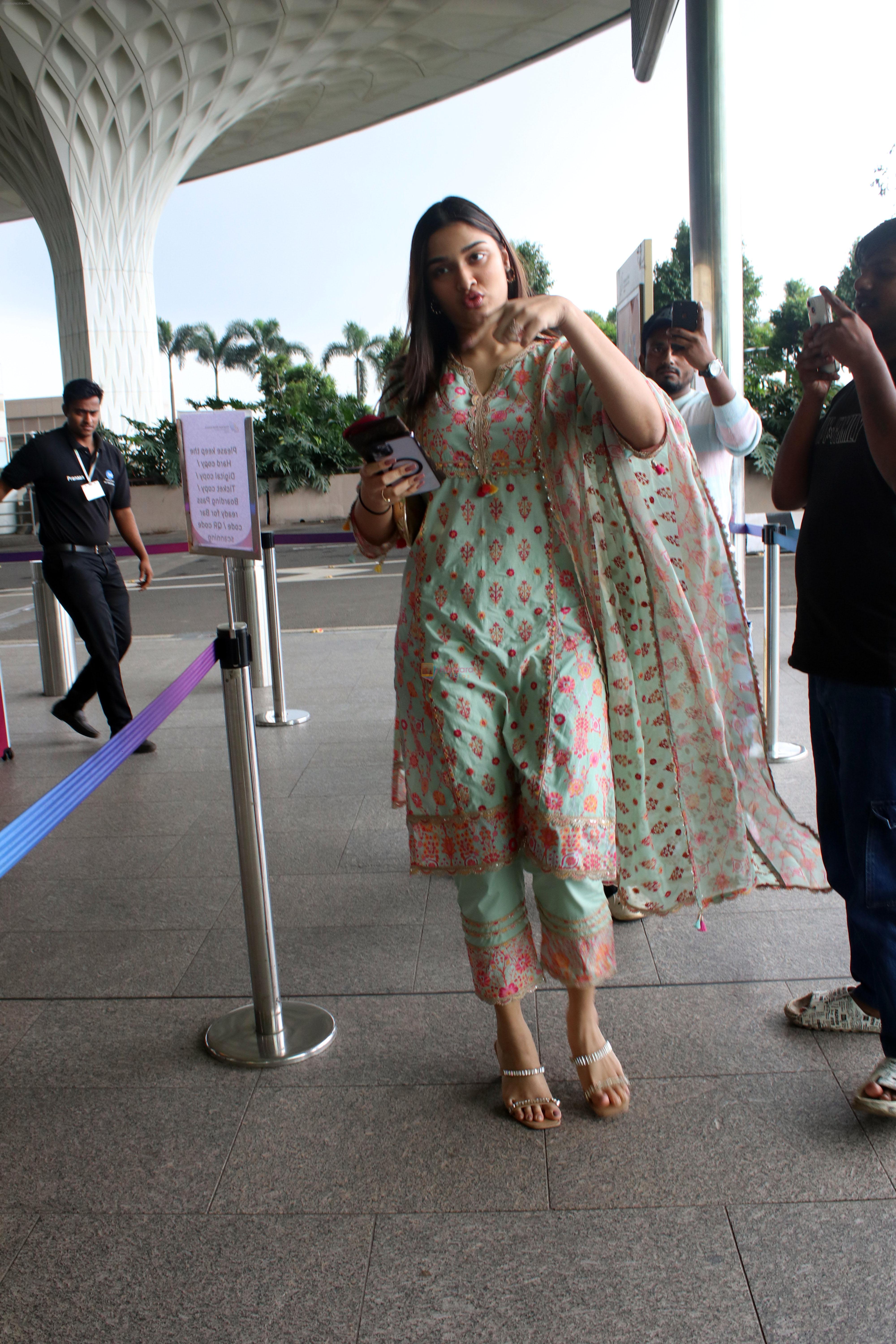 Saiee Manjrekar Spotted At Airport Departure on 25th Sept 2023