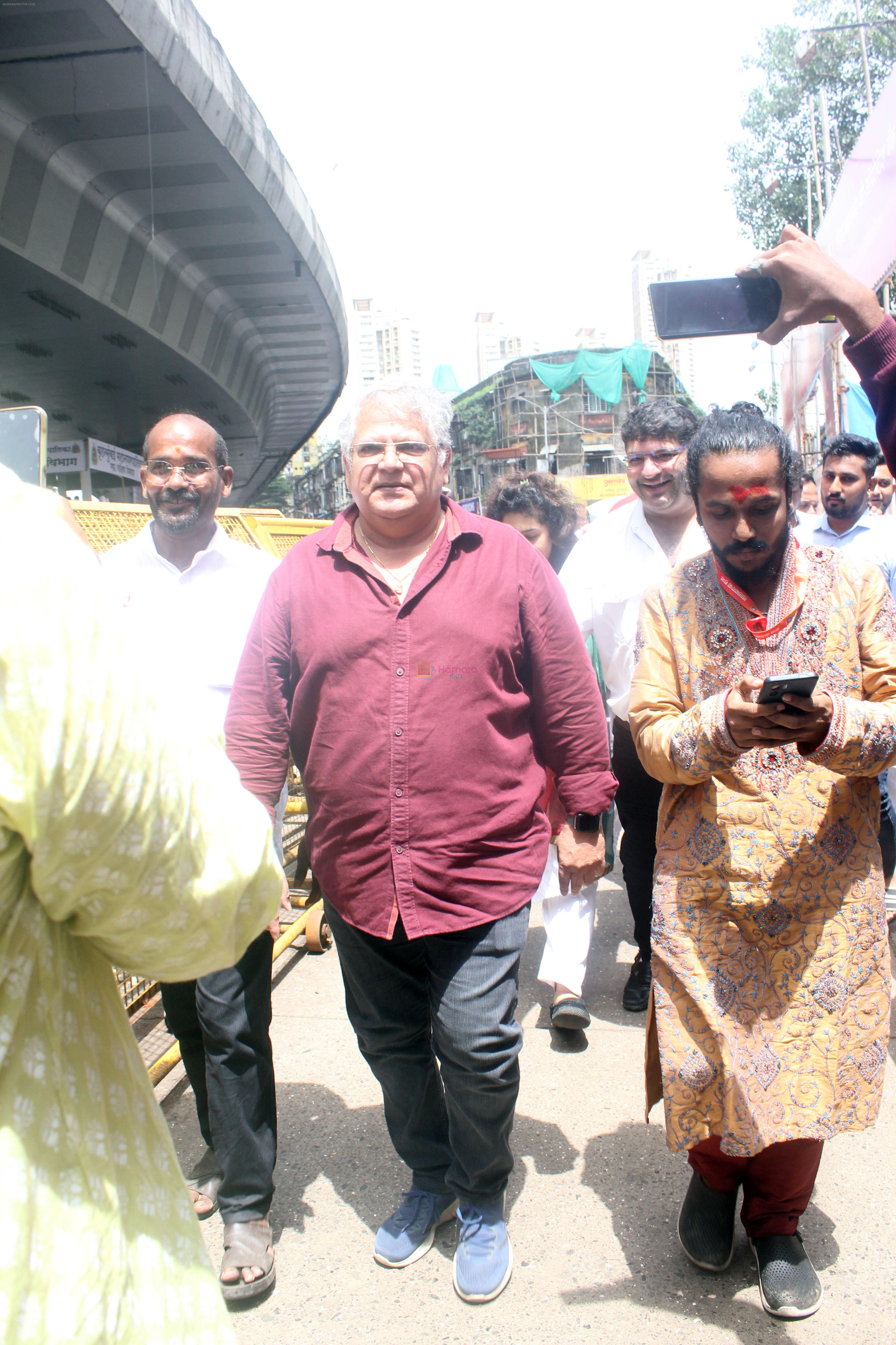 Mahesh Kothare visiting Lalbaugcha Raja Temple on 25th Sept 2023