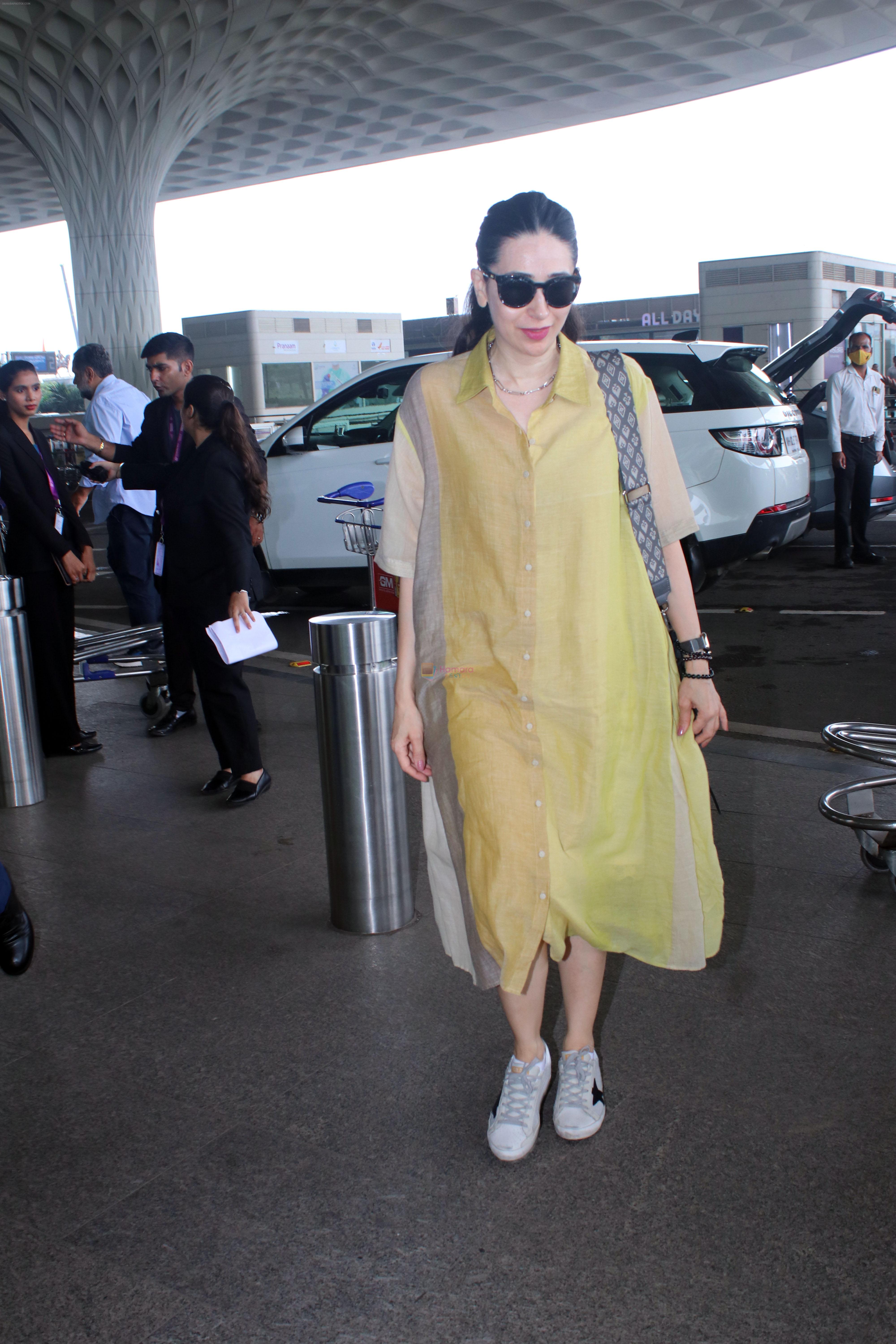 Karisma Kapoor Spotted At Airport Departure on 27th Sept 2023