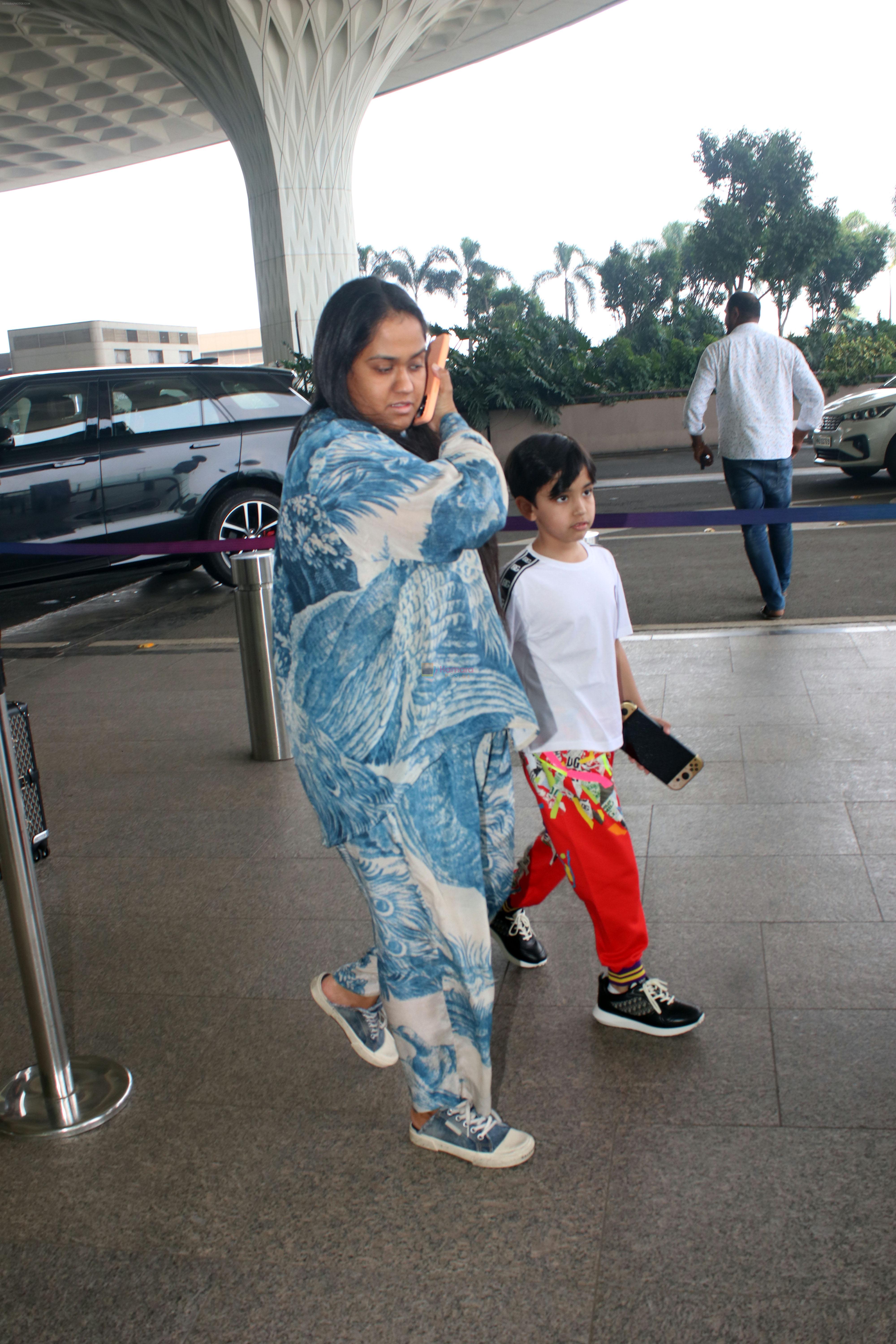 Arpita Khan, Ahil Sharma Spotted At Airport Departure on 29th Sept 2023
