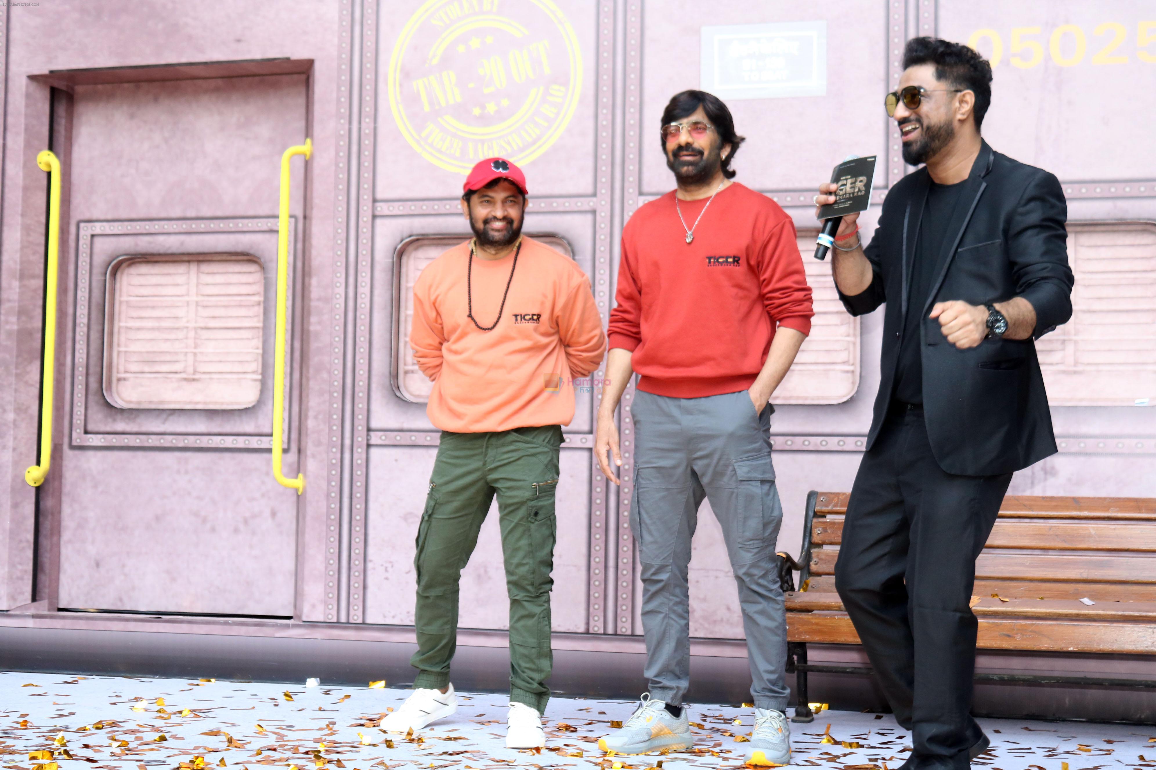Nitin Kakkar, Ravi Teja, Vamsi Krishna Naidu at Tiger Nageswara Rao Trailer Launch on 3rd Oct 2023