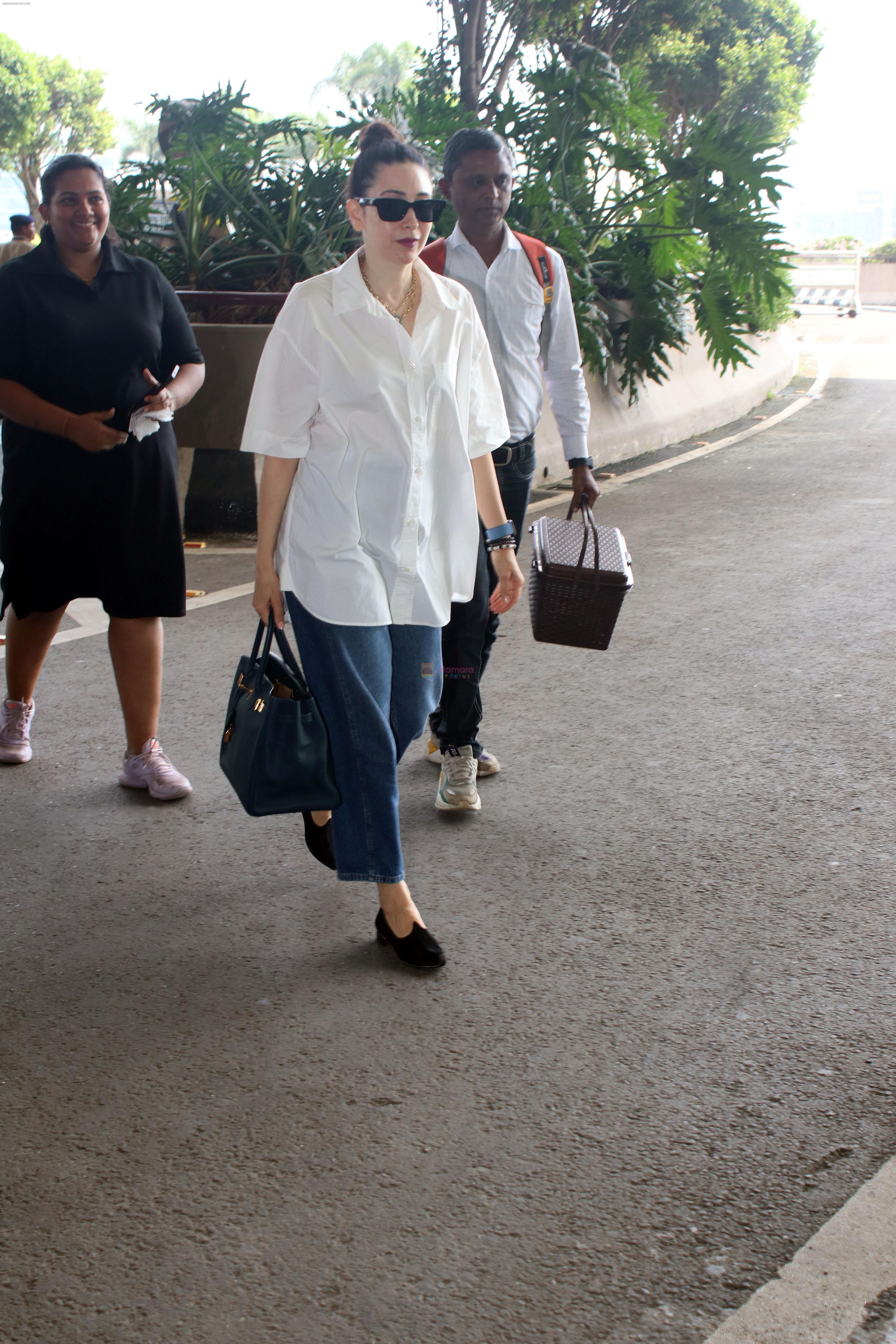 Karisma Kapoor Spotted At Airport Departure on 4th Oct 2023