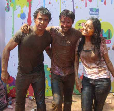 Karan Sharma with Rithvik Dhanjani and Asha Negi enjoying Holi