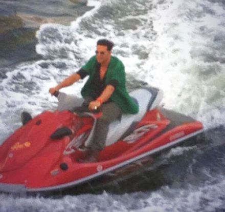 Akshay Kumar rides jet-ski