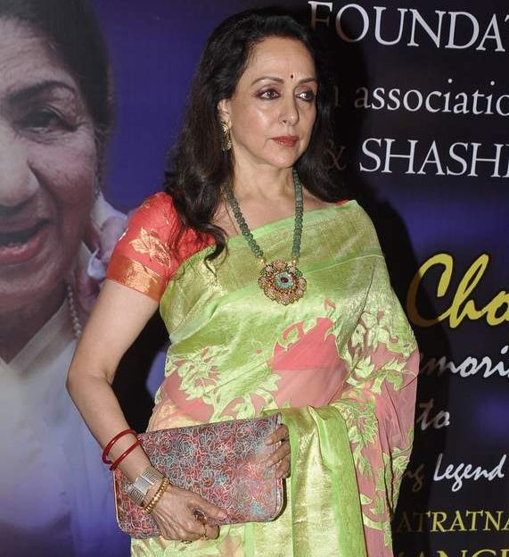 Hema Malini at Yash Chopra Memorial Awards in Mumbai on 19th Oct 2013