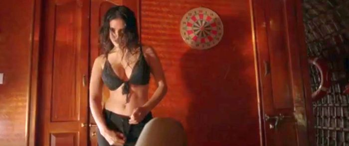 Sunny Leone stripping in Jackpot