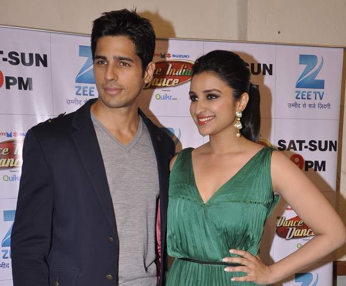 Parineeti Chopra, Sidharth Malhotra at the promotion of Hasee toh Phasee on the sets of DID in Famous, Mumbai on 20th Jan 2014