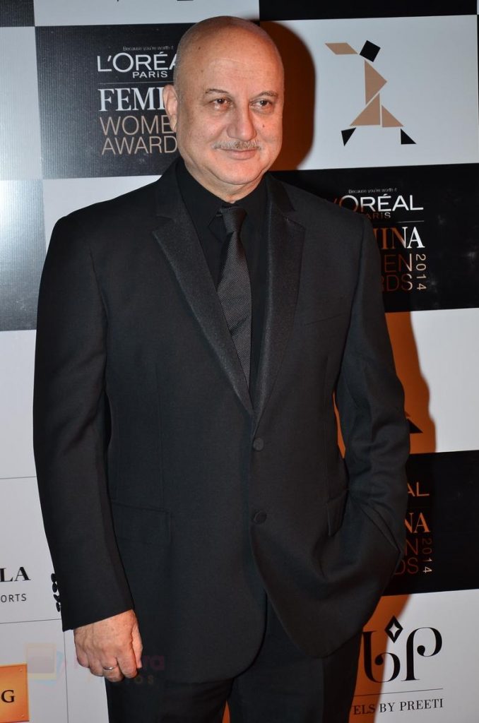 Anupam Kher at Loreal Paris Women Awards in Mumbai on 27th March 2014