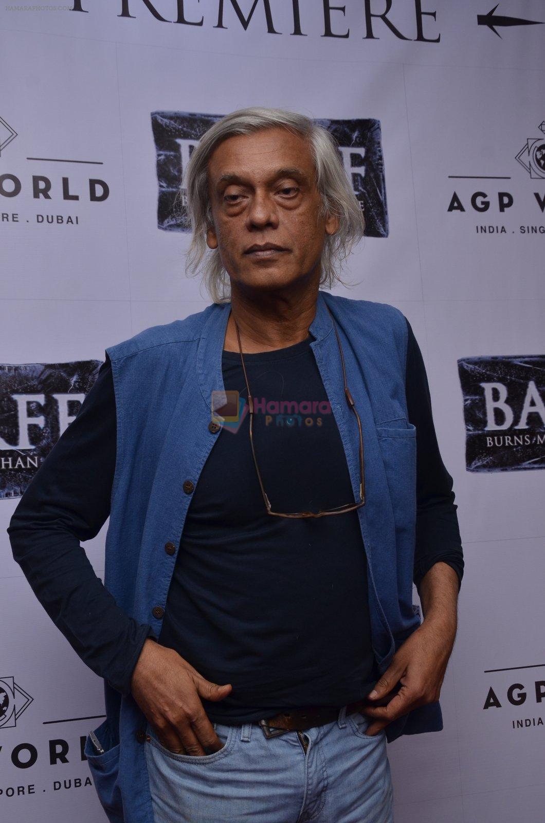 Sudhir Mishra at Saurabh Shukla's play Barf in Mumbai on 10th April 2016