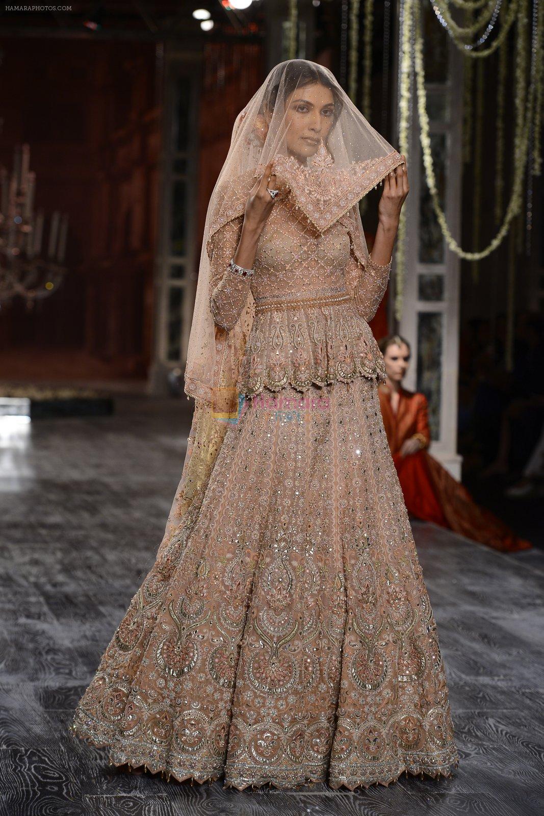 Model walk the ramp for Tarun Tahiliani show at the FDCI India Couture Week 2016 on 21st July 2016