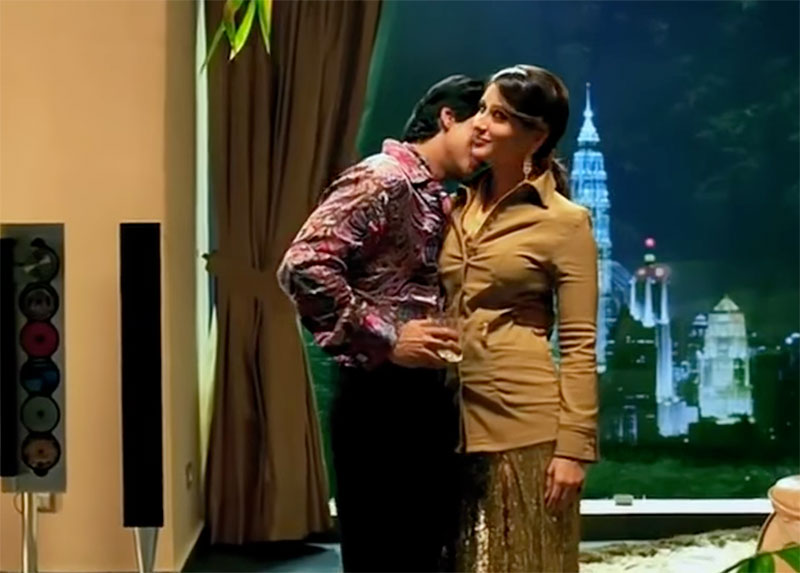 Saif finds Kareena veryy in 'Yeh Mera Dil' song