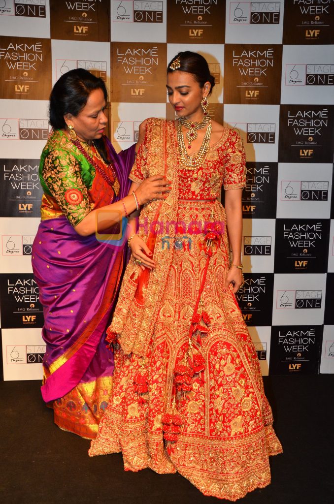 Radhika Apte with Saroj Jalan during Lakme Fashion Week 2016
