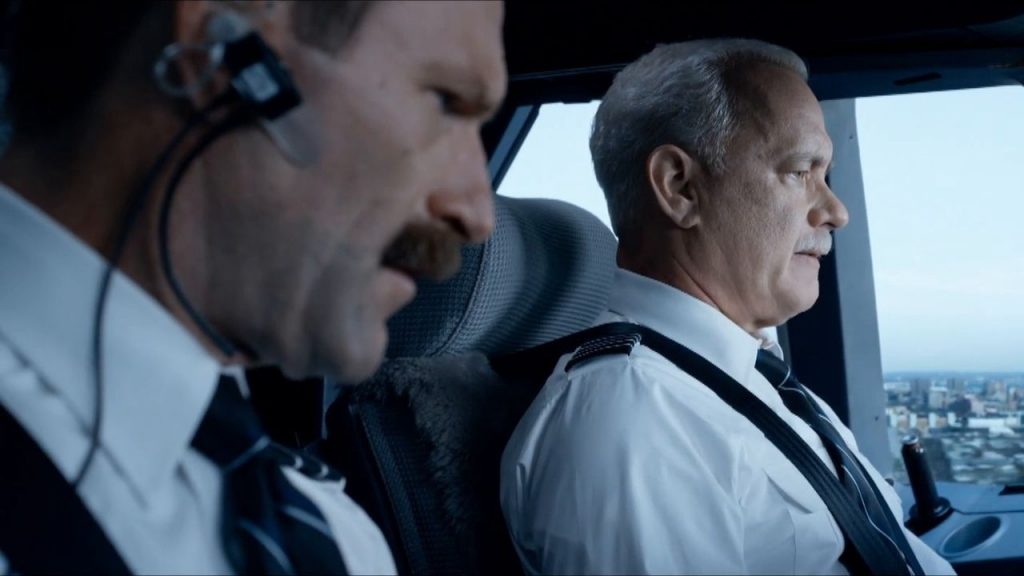 Tom Hanks and Aaron Eckhart in Sully