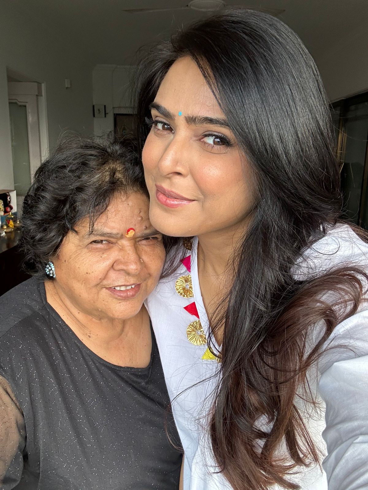 Madhurima Tuli Message for her Mom on Mothers Day on 14th May 2023