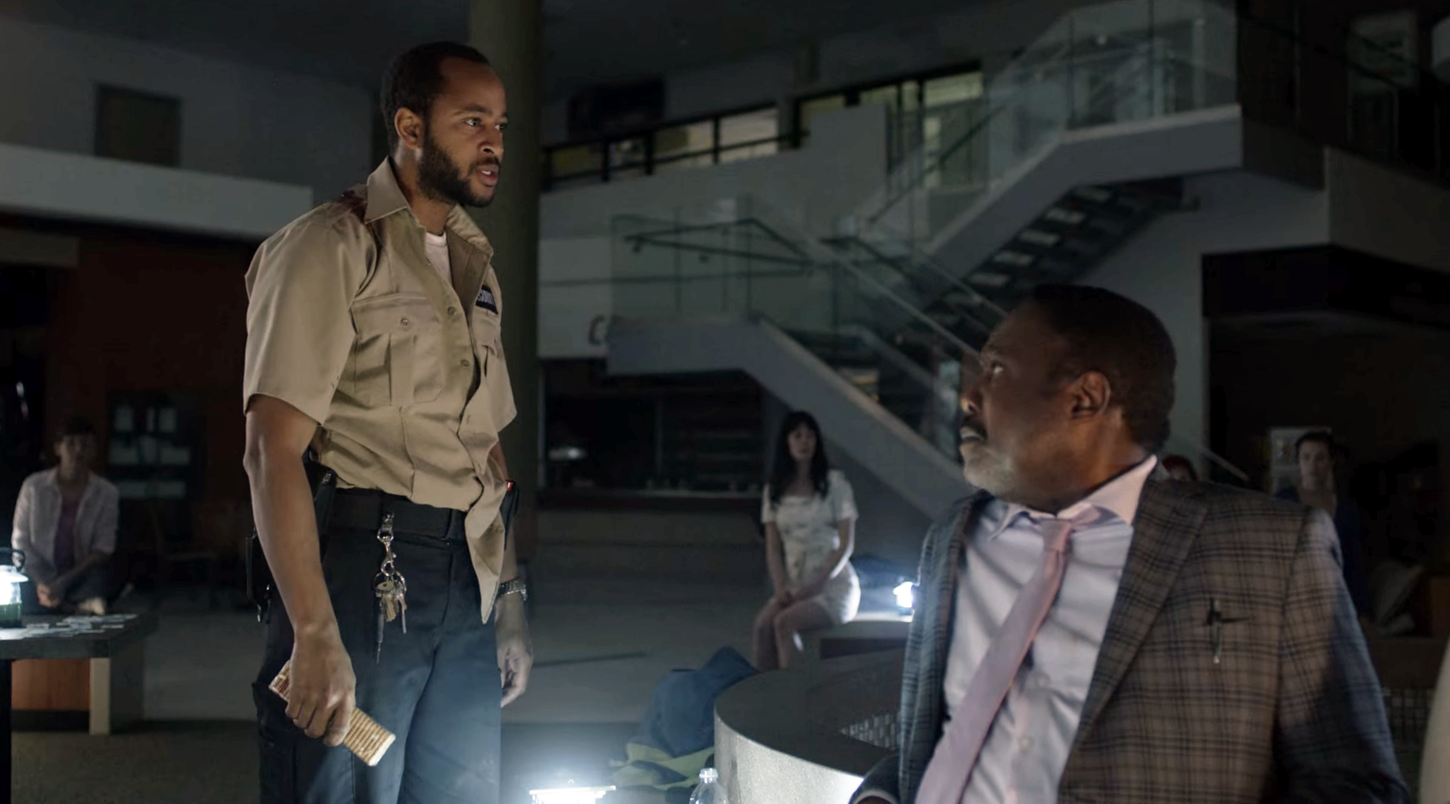 Shomari Downer as Elliot Carillo, Isiah Whitlock Jr. as Gus Bradley in The Mist Episode 10