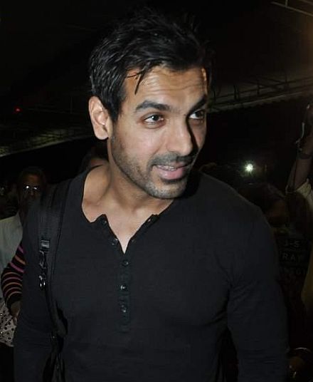 सत्यमेव जयते'च्या शूटिंगदरम्यान जखमी झाला जॉन अब्राहम - Marathi News | John  Abraham was injured during the shooting of 'Satyamev Jayate' | Latest filmy  News at Lokmat.com