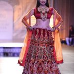 Divya Khosla Walks For Reynu Taandon at the FDCI India Couture Week 2016 (7)