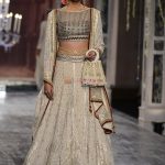 Model walks the ramp for Tarun Tahiliani show at the FDCI India Couture Week 2016 on 21st July 2016 (11)