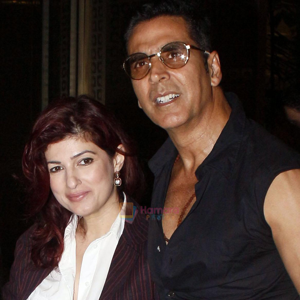 Akshay Kumar with Twinkle Khanna seen at the airport on 30 Jun 2023