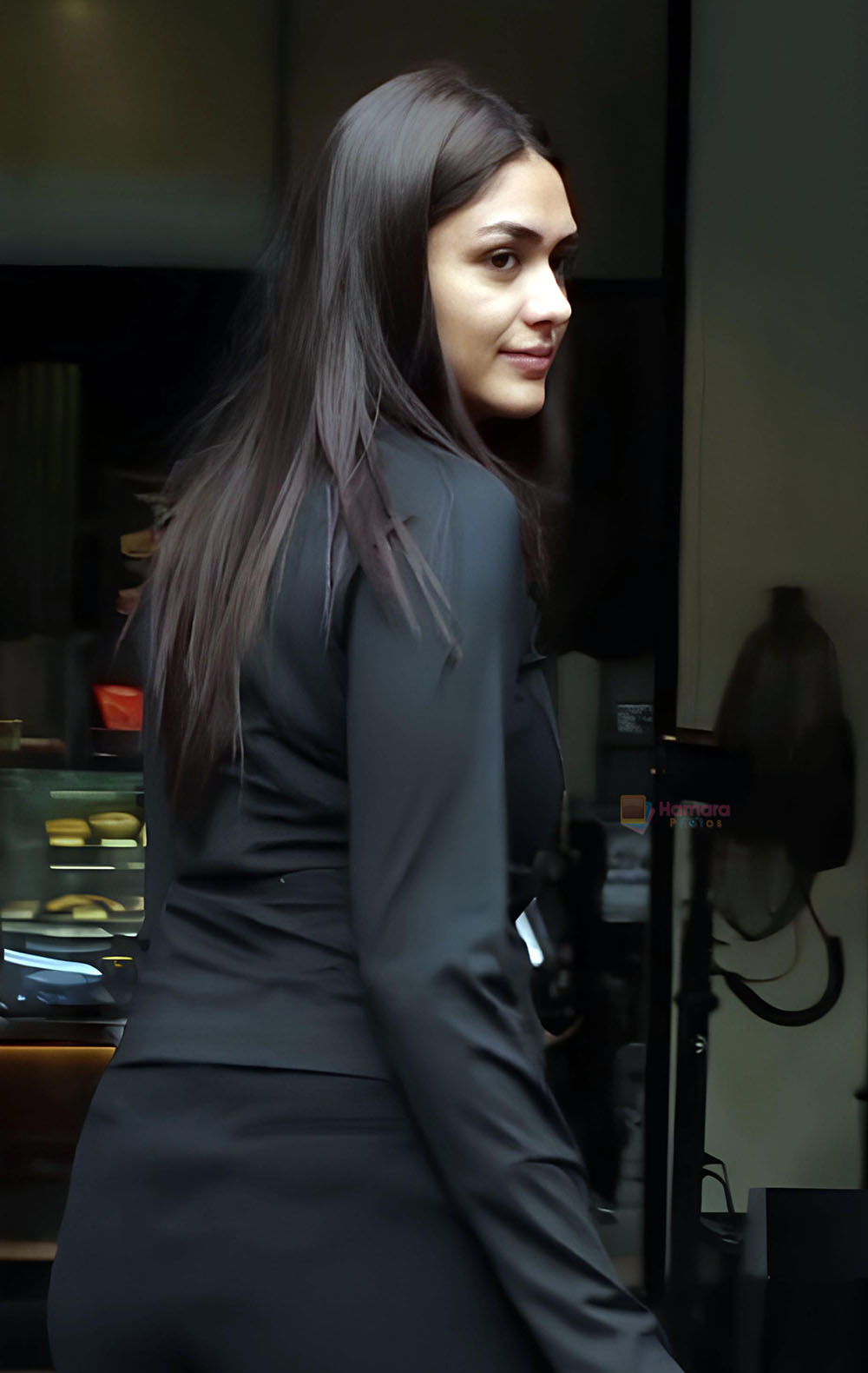 Mrunal Thakur Spotted At Lokhandwala Complex on 18th August 2023