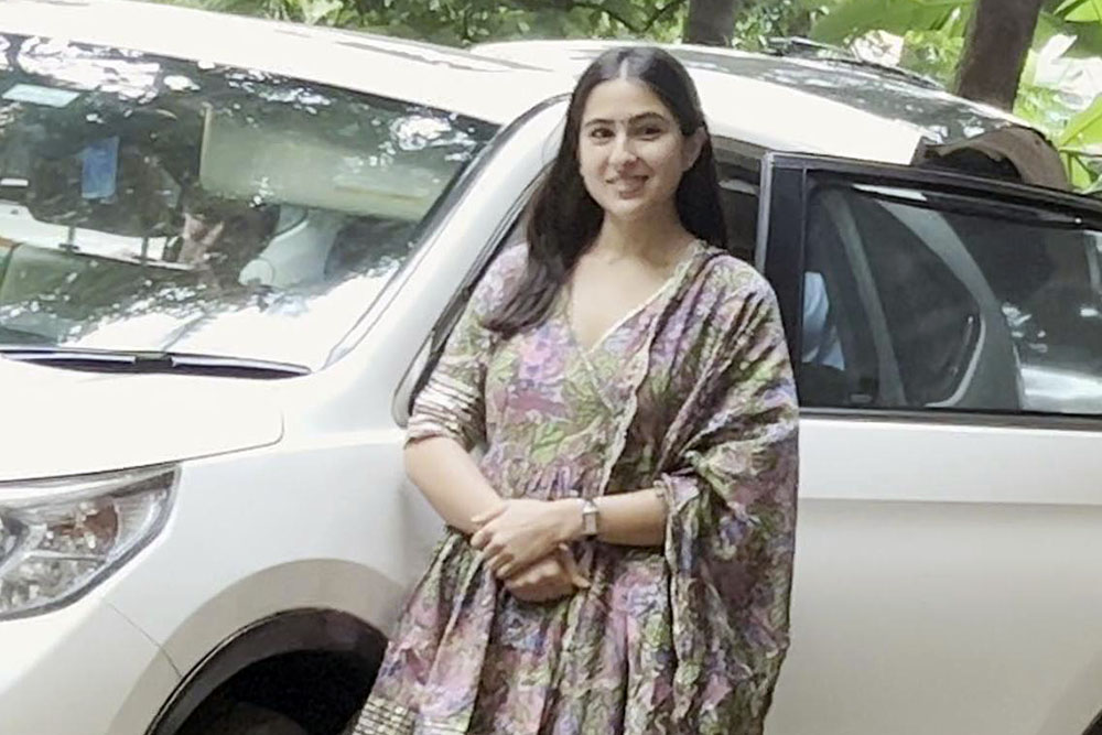 Sara Ali Khan spotted at her residence on 30th August 2023