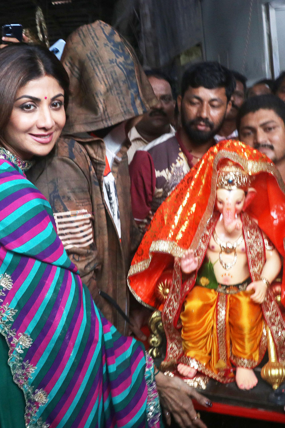 Shilpa Shetty brings home Ganesha Idol on 17th Sept 2023