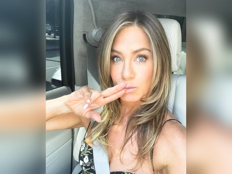 Jennifer Aniston Tears Up Over Late Dog Norman on Drew Barrymore Show